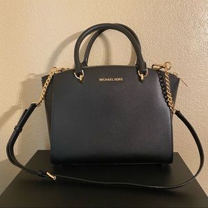 Black Michael Kors shoulder/crossbody bag